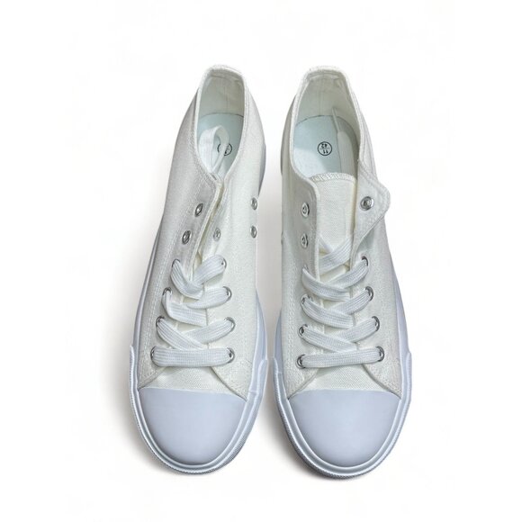 Women's white canvas low top sneakers with thick sole and rubber toe cap, New - Picture 4 of 12